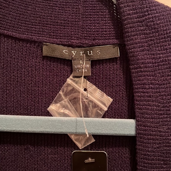 Cardigan - Picture 2 of 6